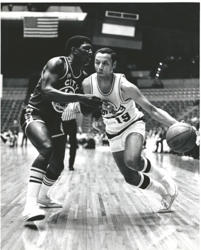 Sonics-roots-wilkens-drives-on-attles-e1306085272934_medium